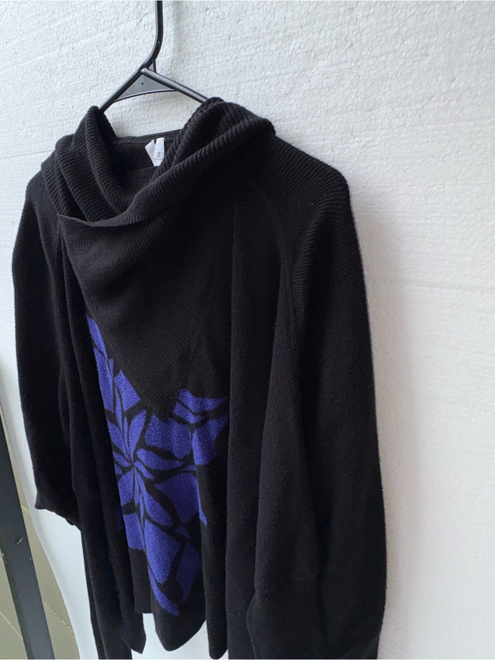 L.A.M.B. Gwen Stefani Cowl Neck Floral Tunic Sweater Black Purple Size L - Picture 5 of 9